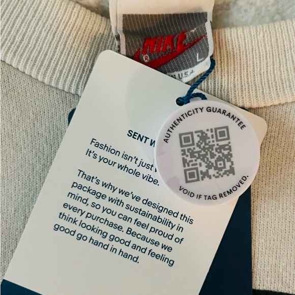 Rare vintage Large 80’s Nike Shark crewneck - Picture 7 of 7